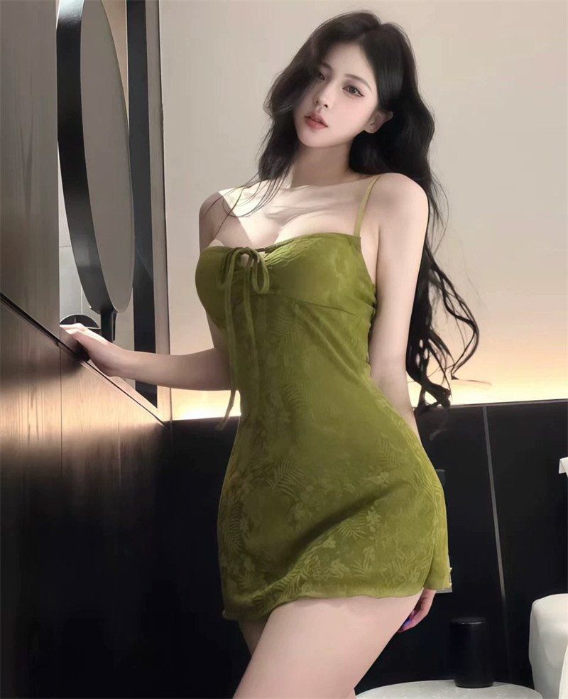 妩媚淘女郎性感连衣裙照片
