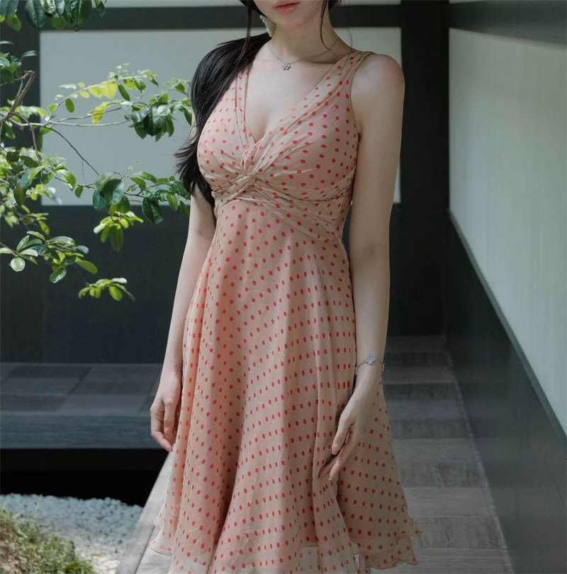 诱人少女性感连衣裙私拍