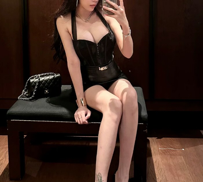 白嫩少女性感连衣裙原图福利