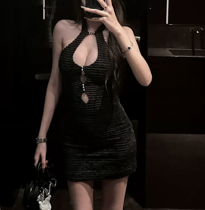 白嫩淘女郎性感连衣裙套图