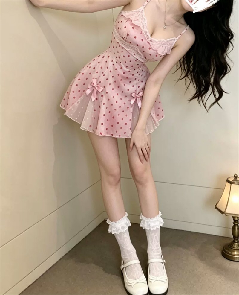 诱人少女性感连衣裙秀