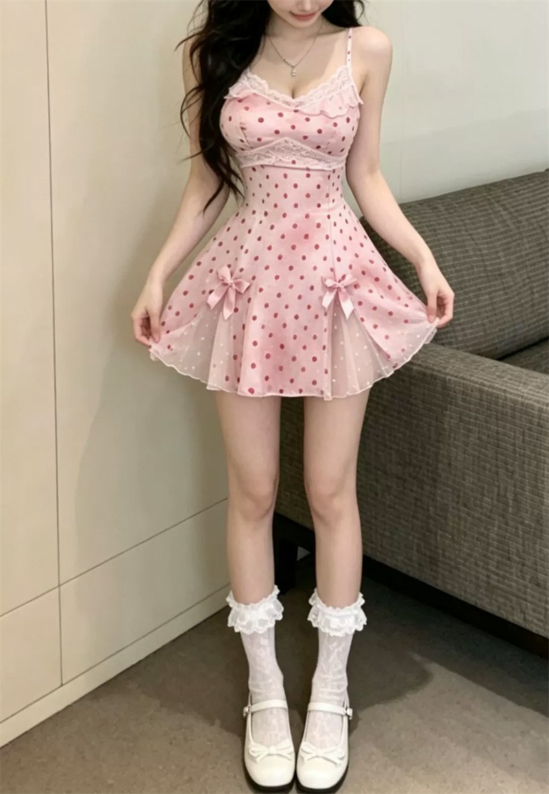 诱人少女性感连衣裙秀