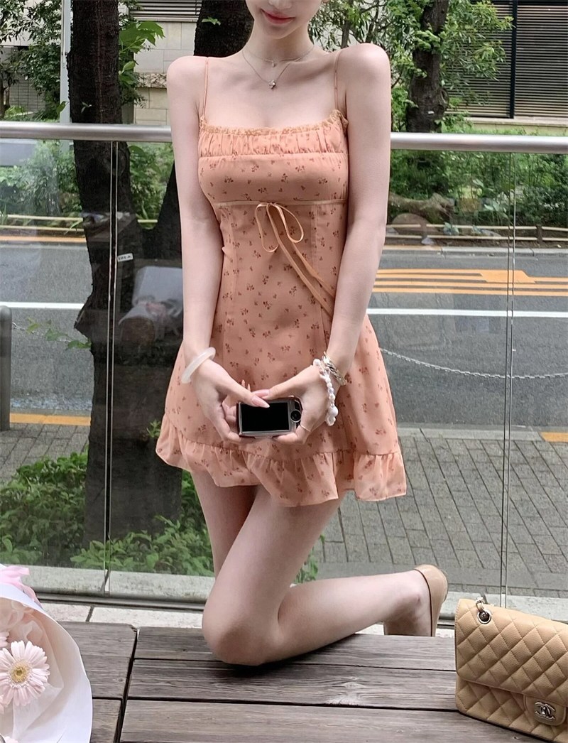 漂亮嫩模性感连衣裙图集