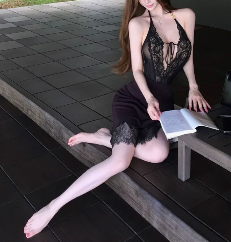 白嫩淘女郎性感连衣裙图片专辑