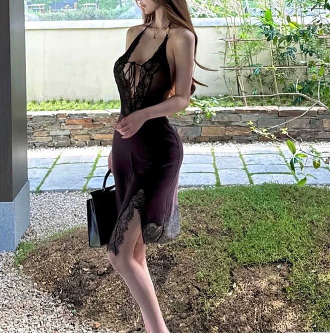 白嫩淘女郎性感连衣裙图片专辑