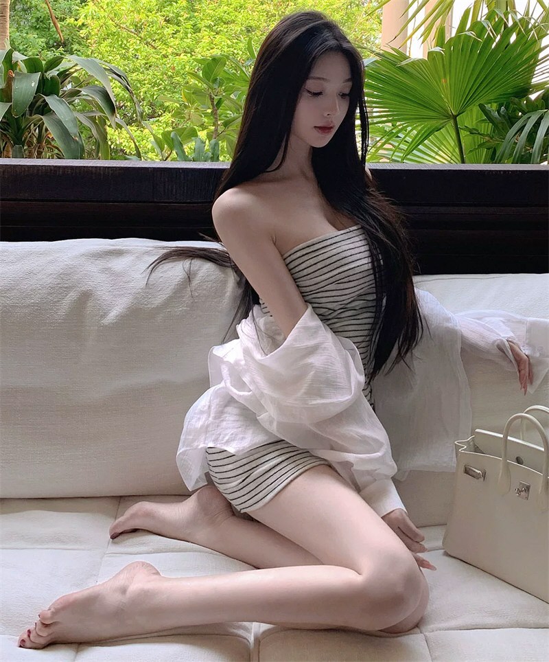 靓丽嫩模性感连衣裙原图