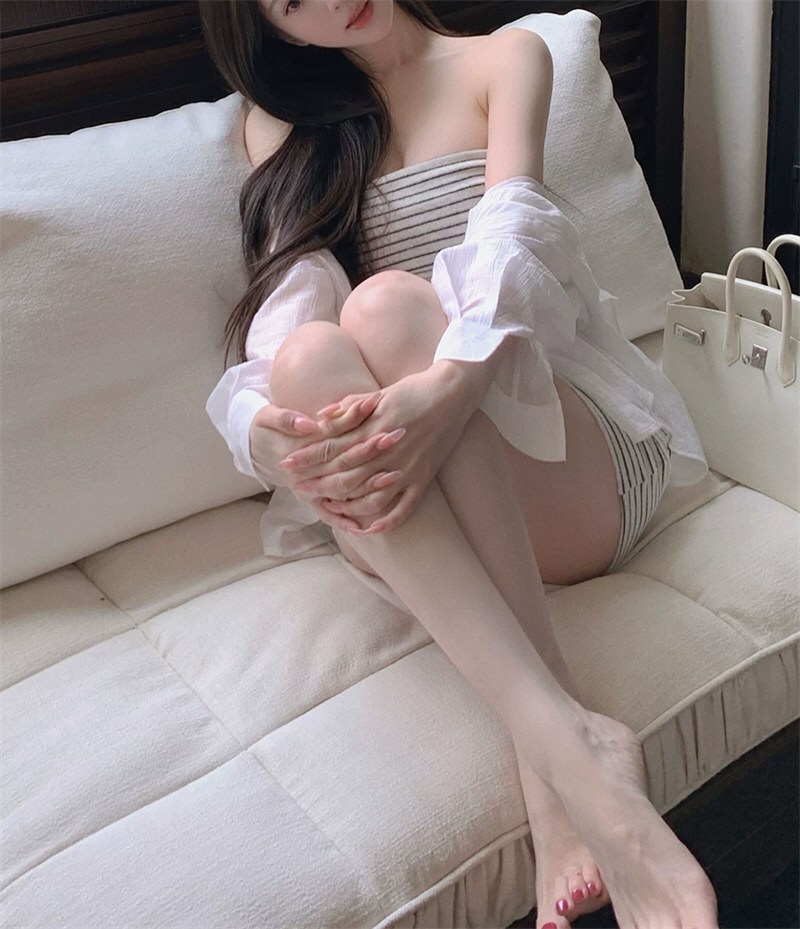 靓丽嫩模性感连衣裙原图