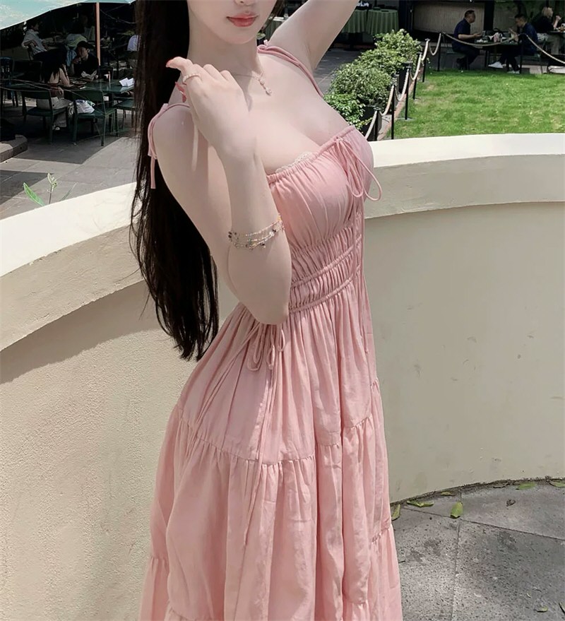 诱人美女性感连衣裙写真