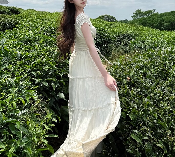 白嫩软妹性感连衣裙相册