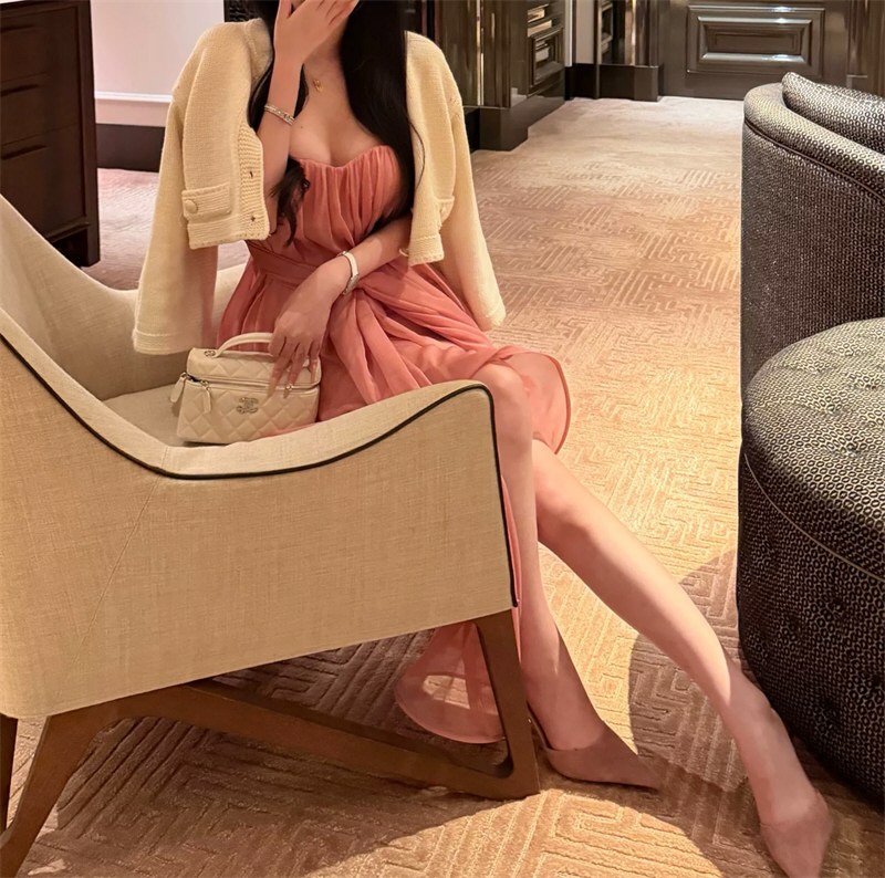 丰腴美女性感连衣裙原图