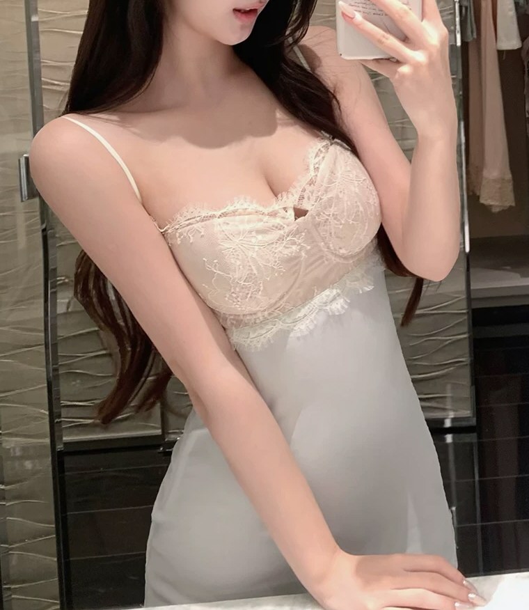 妩媚美女性感连衣裙写真