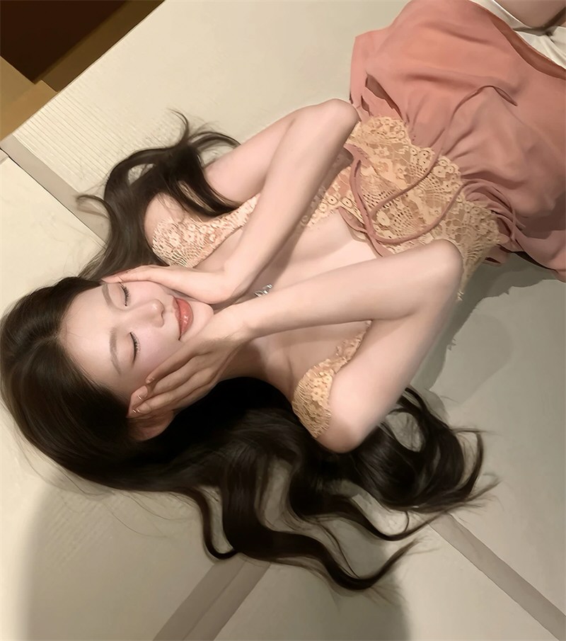 绝色少女性感连衣裙图片专辑