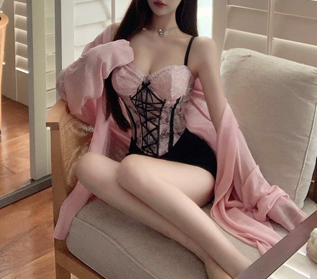丰满嫩模性感连衣裙图集