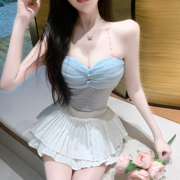 白嫩软妹性感连衣裙图集