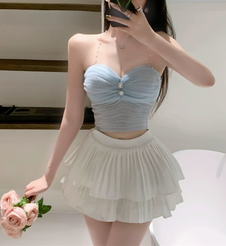 白嫩软妹性感连衣裙图集