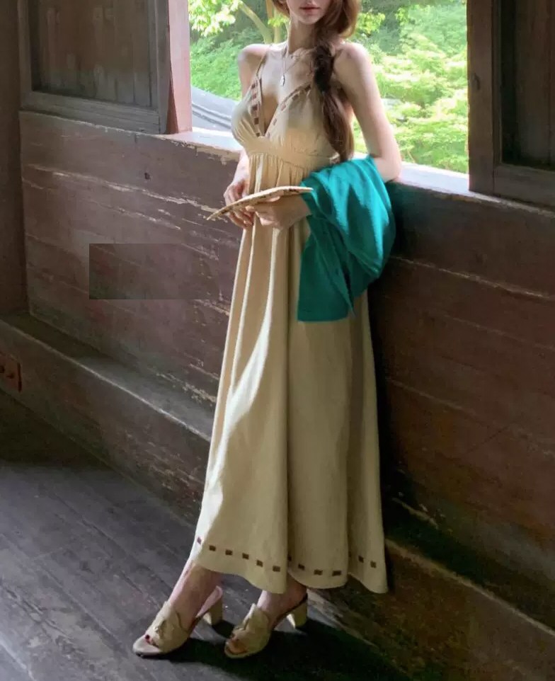靓丽美人性感连衣裙写真