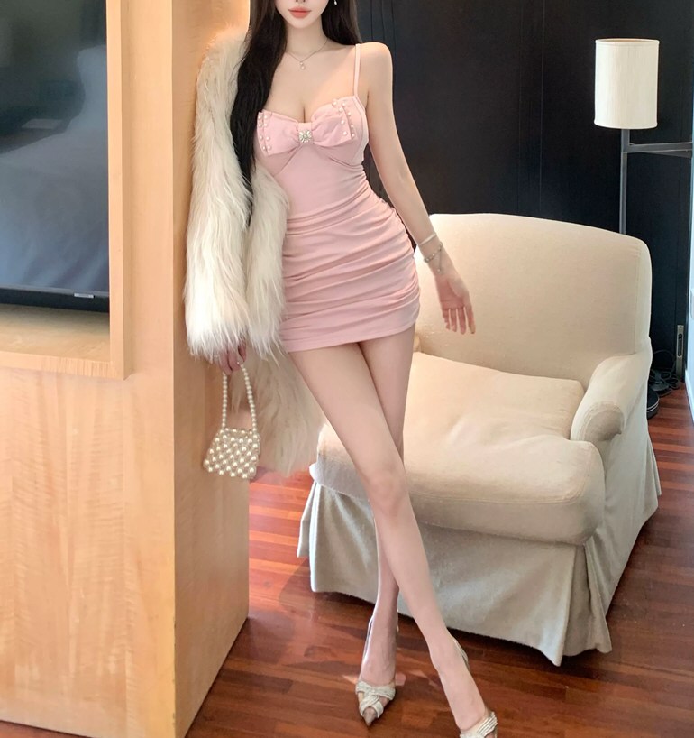 白嫩模特性感连衣裙图片私拍