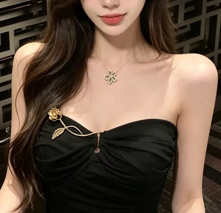 诱人模特性感连衣裙图片专辑