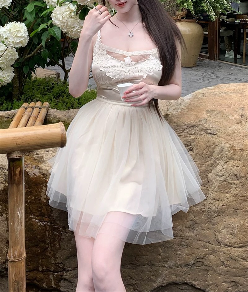 丰腴少女性感连衣裙私拍