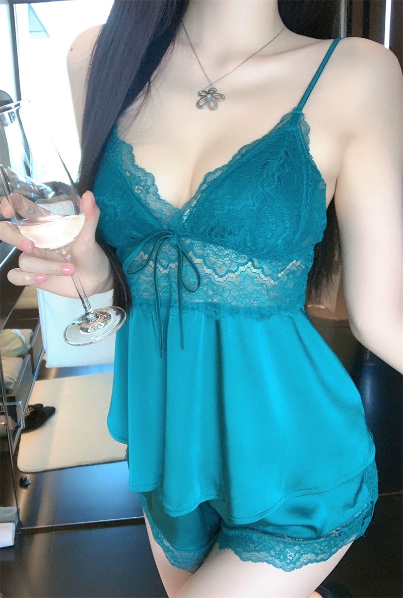 丰满美女性感连衣裙套图福利