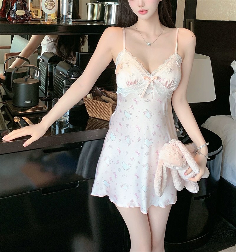 漂亮御姐性感连衣裙图片