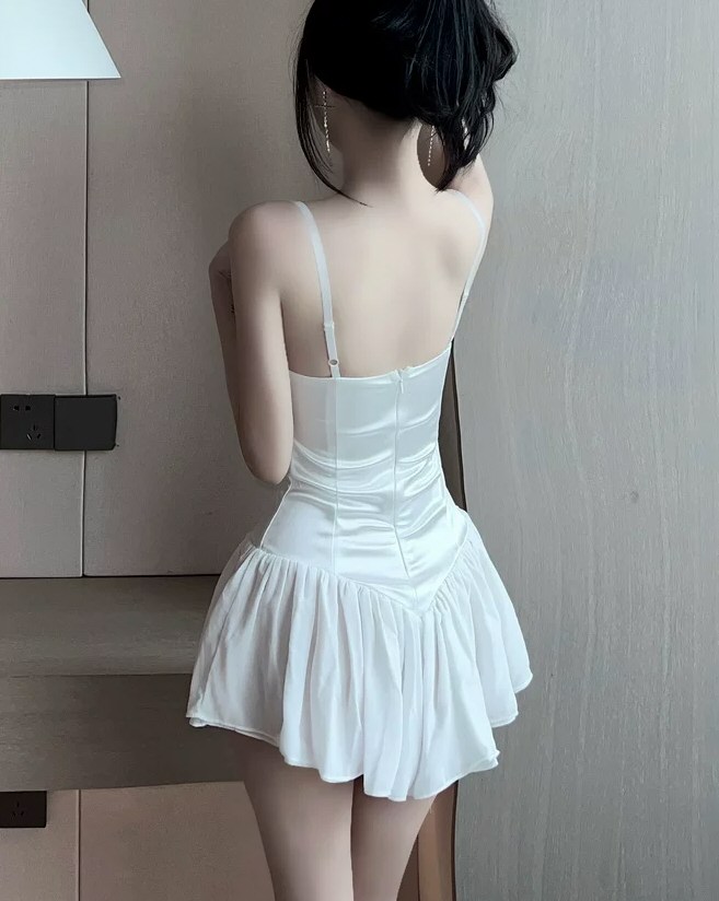 漂亮少女性感连衣裙写真