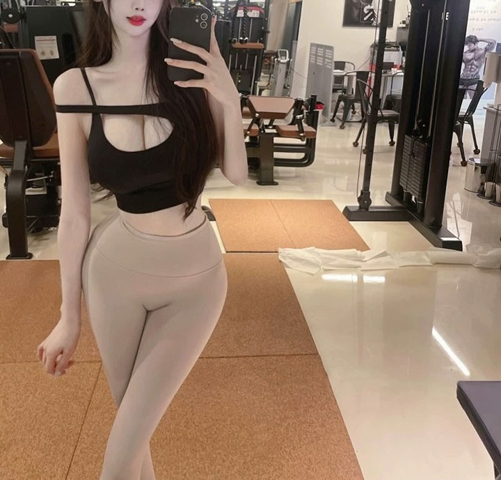 妩媚美女性感连衣裙相册精选