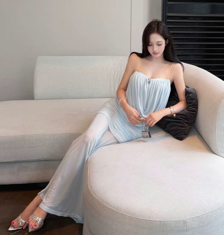 妖艳女神性感连衣裙私拍