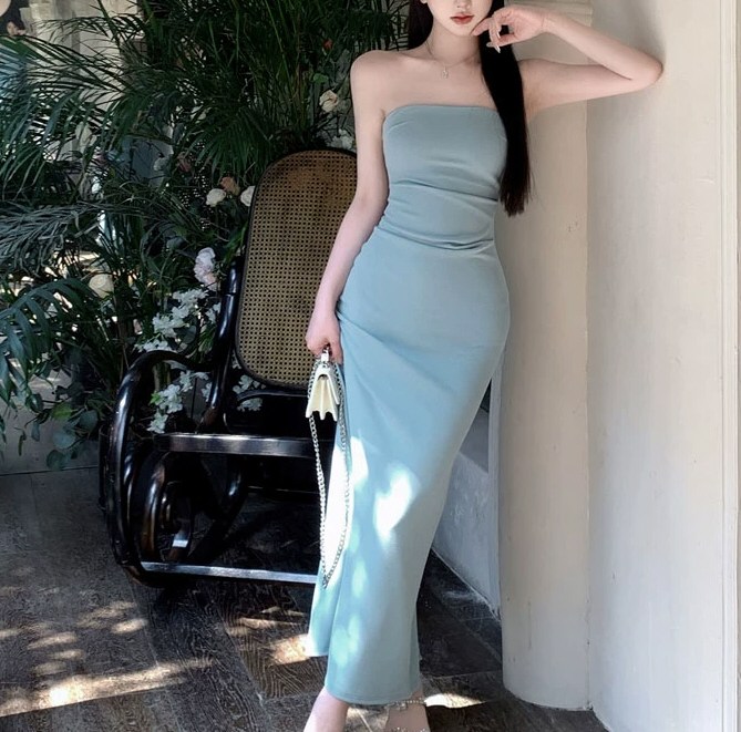 白嫩美人性感连衣裙私拍