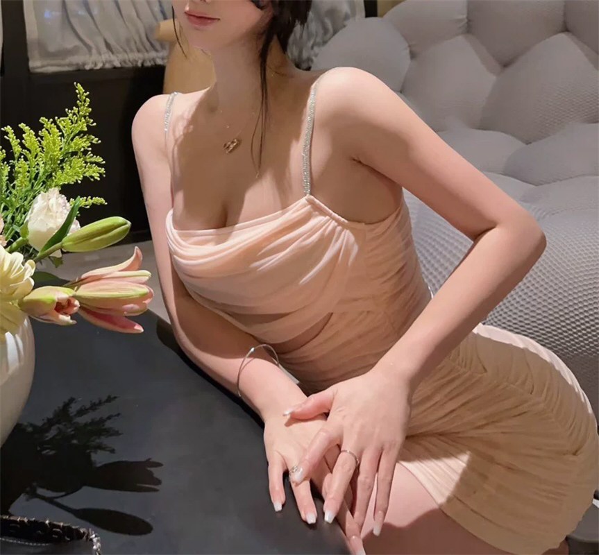丰满美女性感连衣裙原图