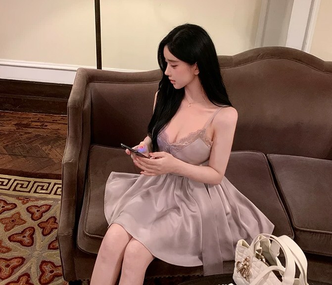 诱人模特性感连衣裙照片