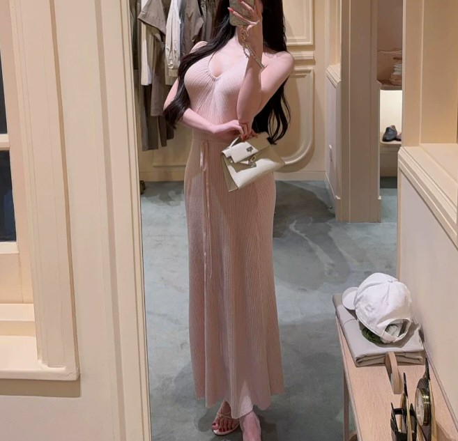 妖艳少女性感连衣裙原图