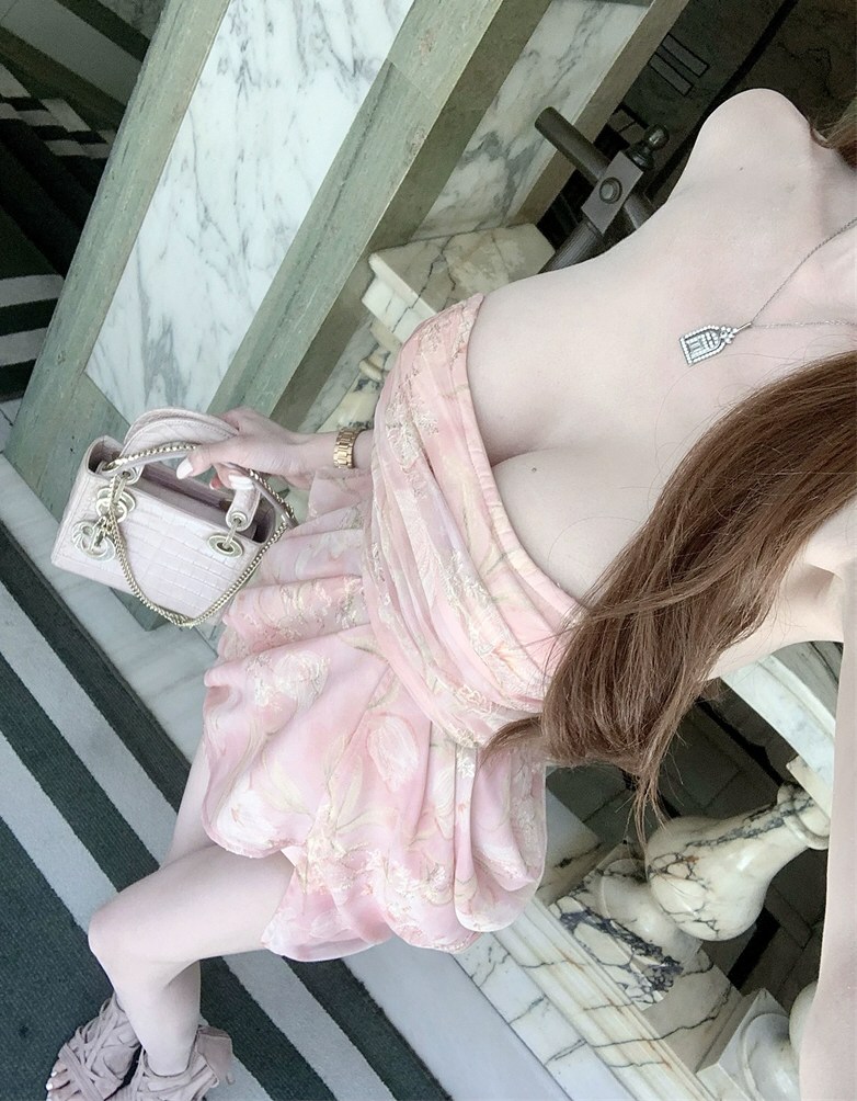 美丽美女性感连衣裙原图