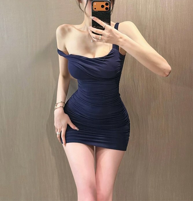 美貌嫩模性感连衣裙相册精选
